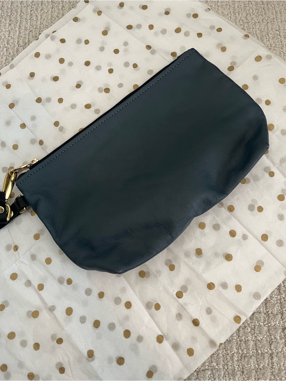 R. Riveter Deep Green Leather Wristlet Clutch - Picture 12 of 14